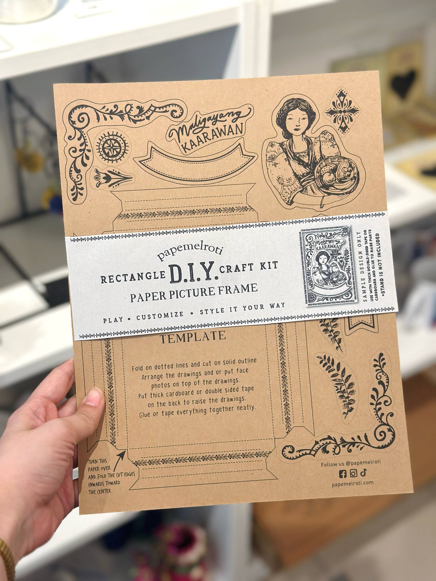 Papemelroti DIY Paper Picture Frame - Maligayang Kaarawan