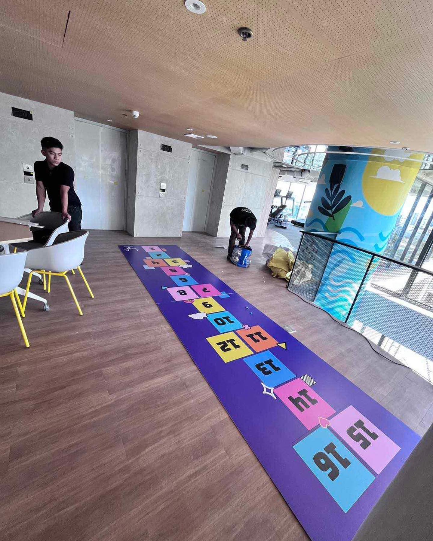 Sticker on Sintra, Straight Edge (per sq.ft.)