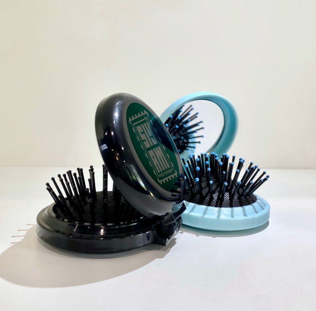 Foldable Comb with Mirror